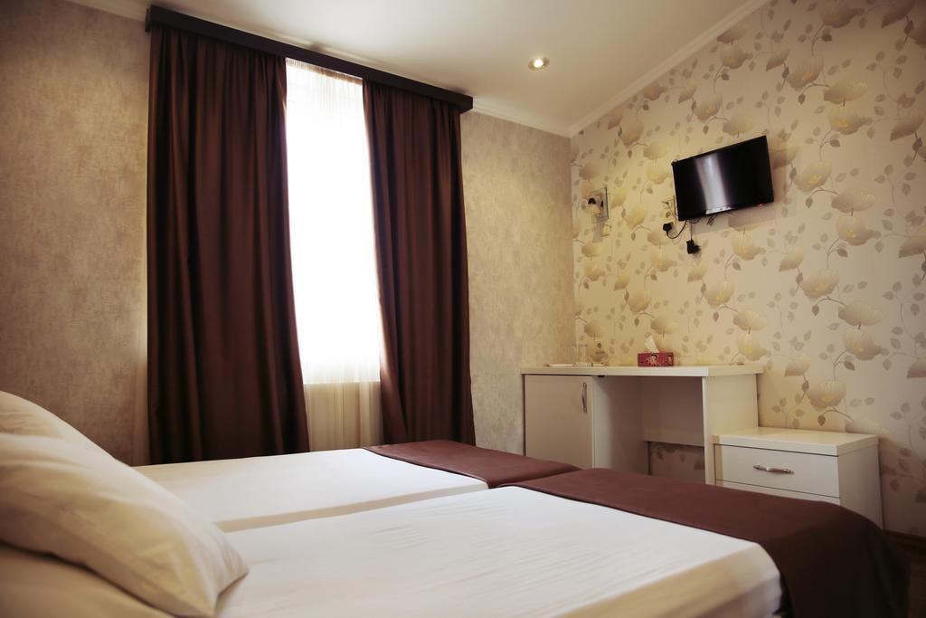Rondo Hotel Tiflis Oda fotoğraf