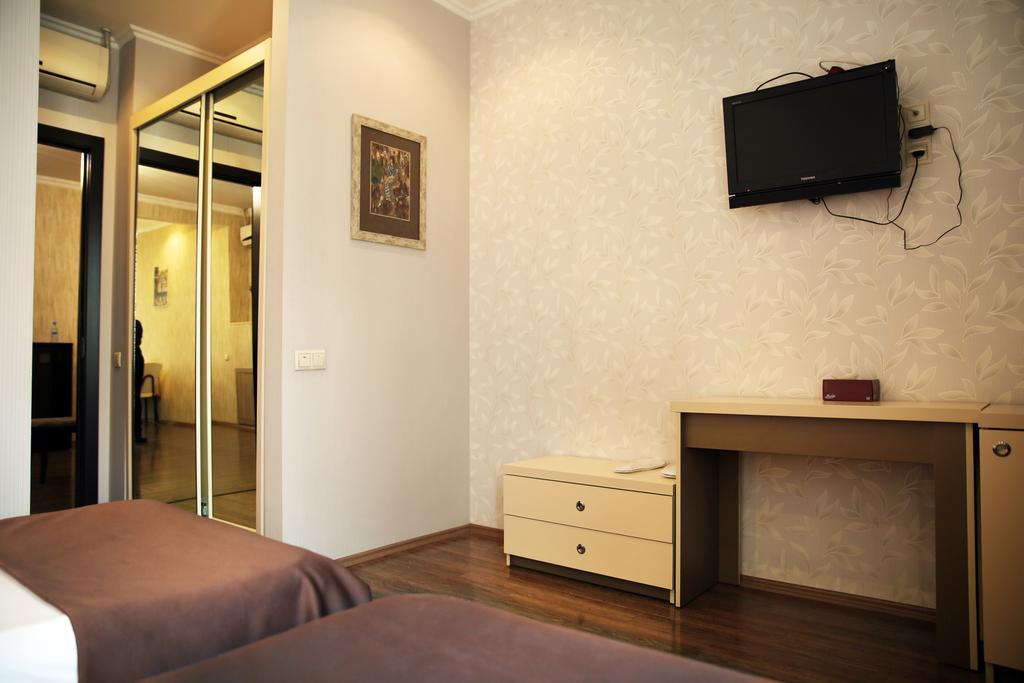 Rondo Hotel Tiflis Oda fotoğraf
