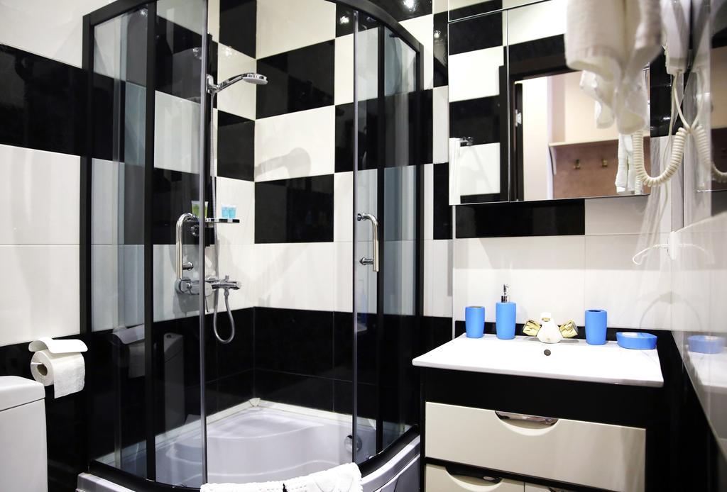 Rondo Hotel Tiflis Oda fotoğraf